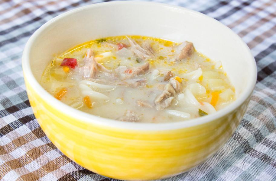 Супа свинско месо с картофи